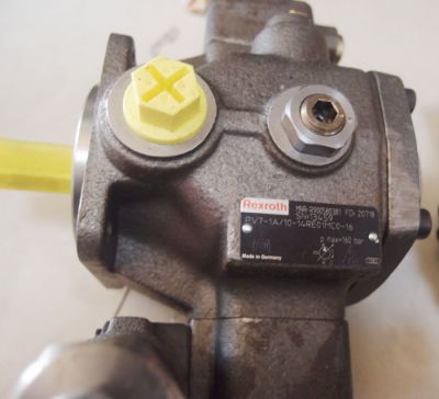 REXROTH液压泵力士乐叶片泵 PV7-1X/100-118RE01MC0-16 R900506809