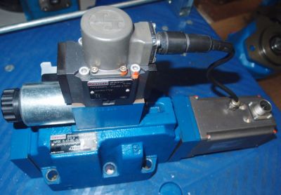 REXROTH 力士乐 比例伺服阀  4WRDE10V25L-5X/6L24K9/MR-280