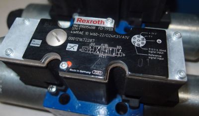 Rexroth力士乐 比例阀 4WRKE10E100L3X/6EG24EK31/F1D3M